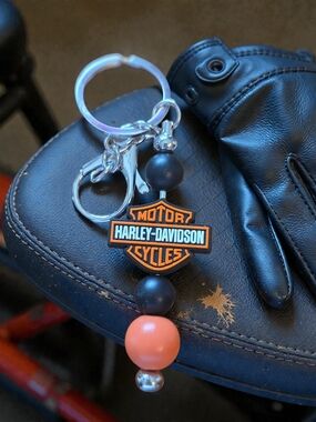 Harley-Davidson Black and Orange Beaded Logo Keyring